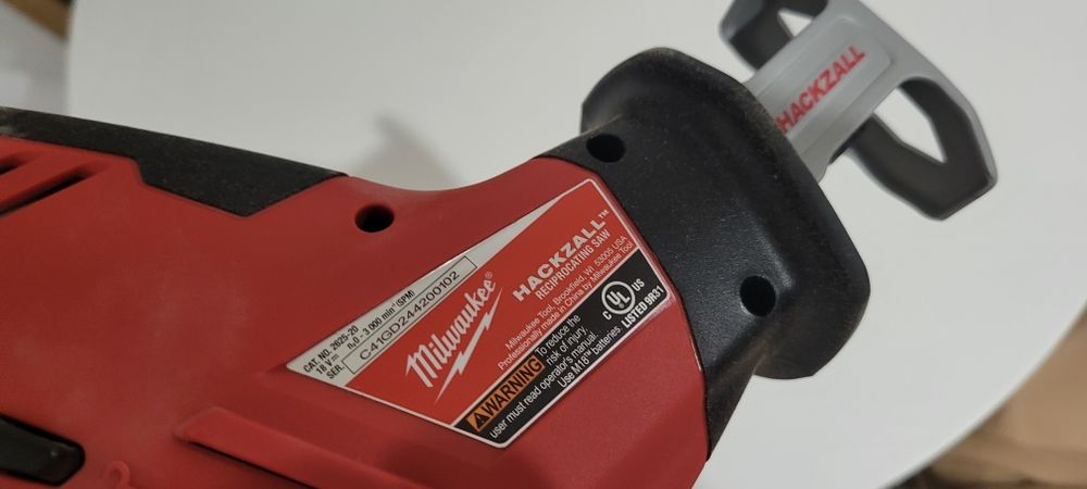 Pila szablasta Milwaukee m18