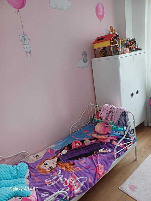 Łóżko dziecięce rosnące i szafa ikea