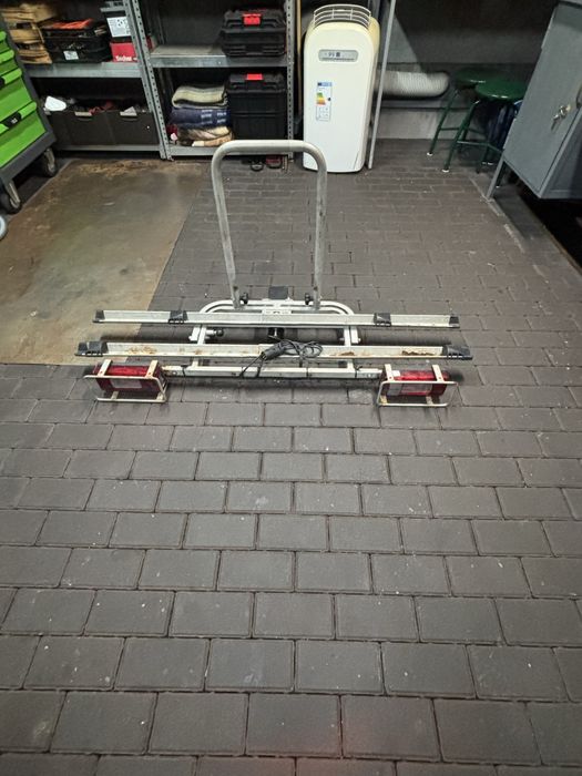 Stojak samochodowy na rowery