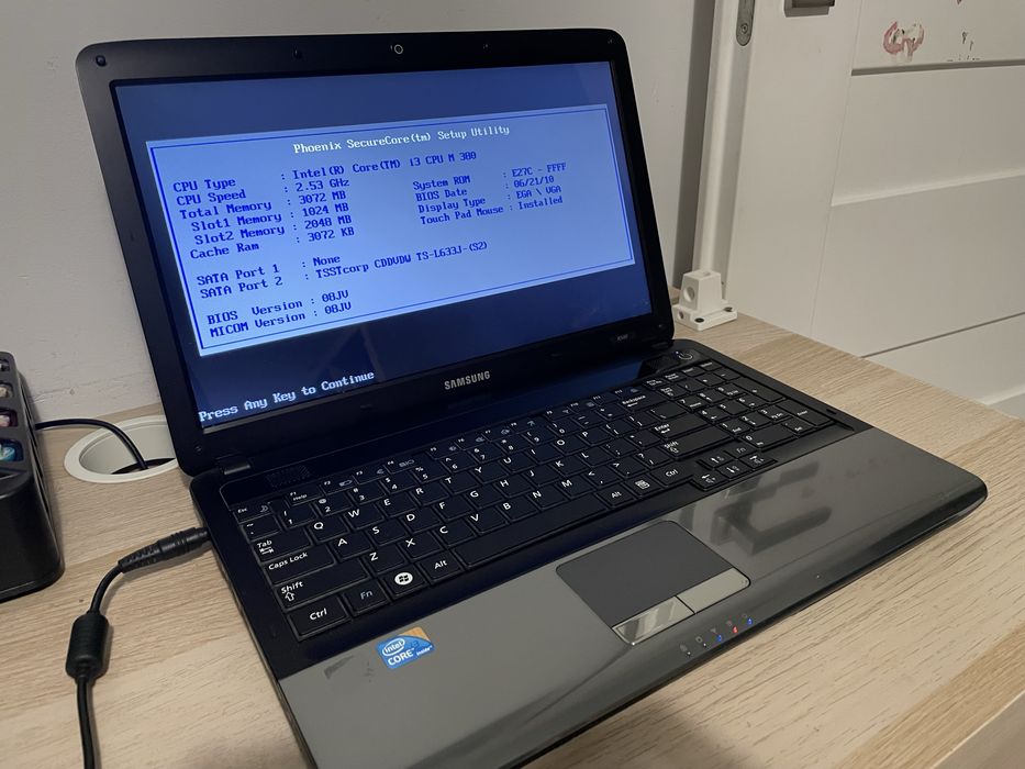 Laptop Samsung | Intel Core i3 | 3 GB RAM | Na części lub do naprawy