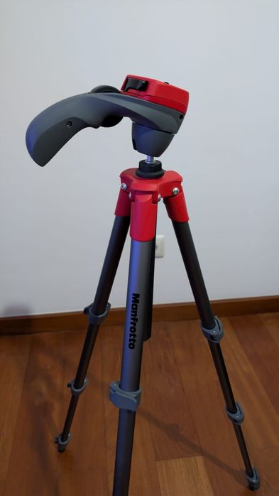 Tripé Manfrotto e bolsa