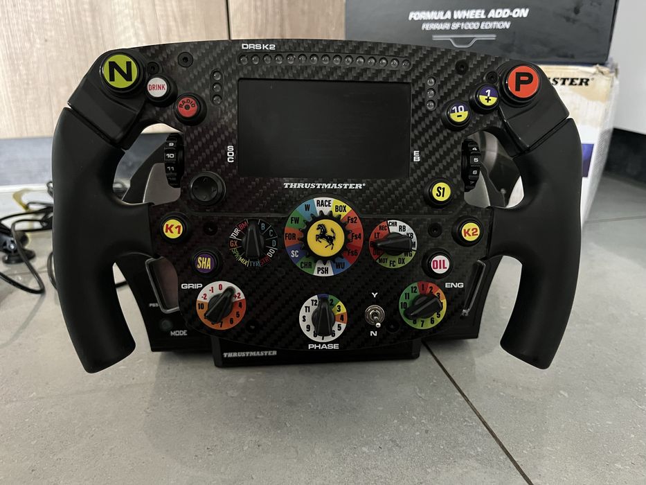 Zestaw thrustmaster symulator kierownica ferrari baza pedaly
