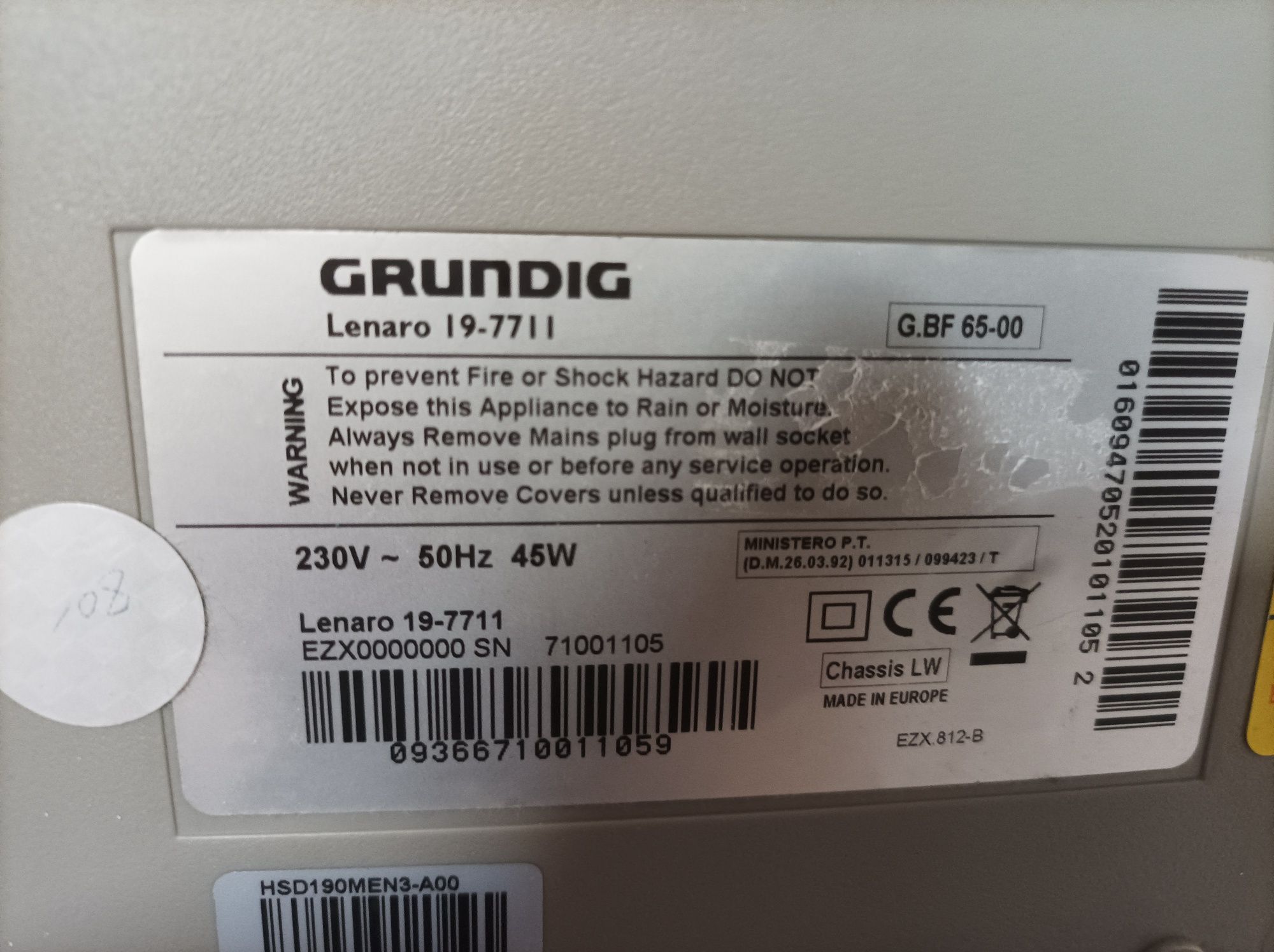 TV Grundig LCD lenaro 19-7711