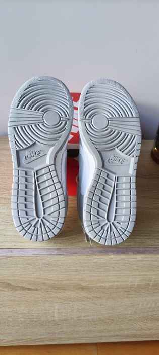 Sapatilhas Nike Dunk Low Retro Cinza e branco