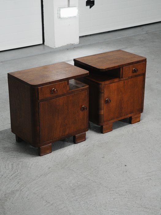 Mesas de cabeceira art deco em Carvalho maciço