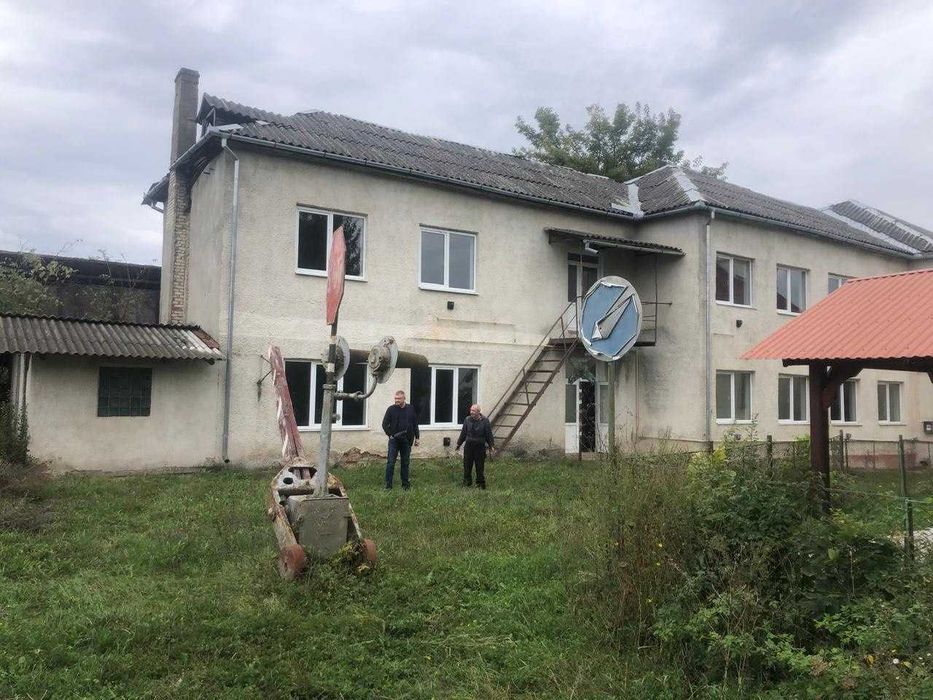 Комплекс будівель з майном у складі, площею 376.50 кв.м у м.Берегово