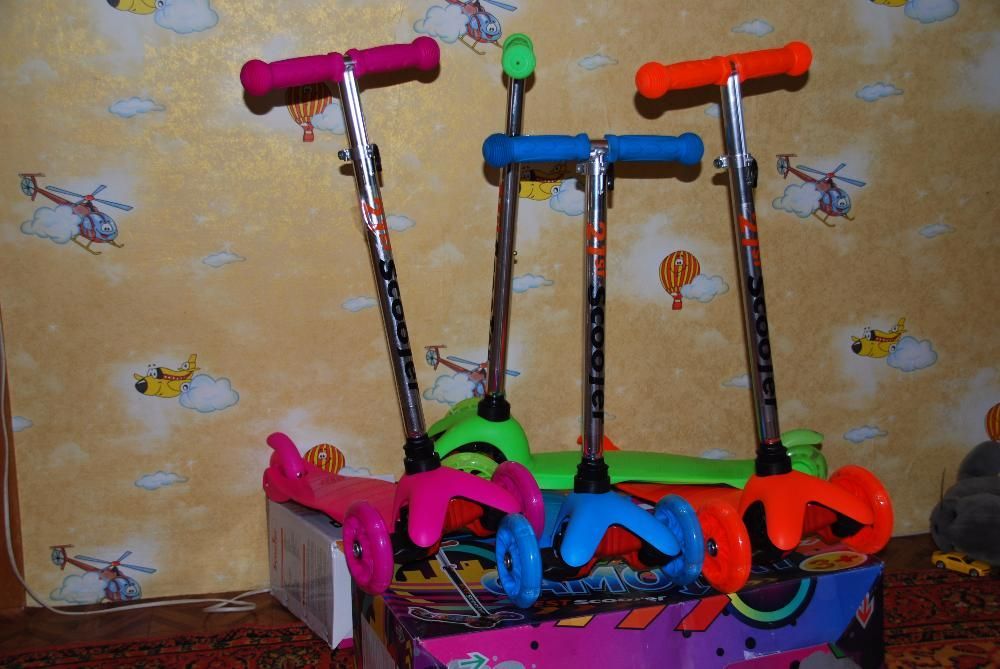Самокат качественный Best Scooter Светящиеся КОЛЁСА PU любой цвет