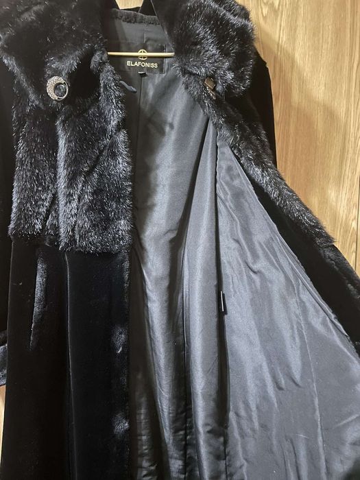 Продам шубу с Мутона с капюшоном чёрная доставка новой поштой або Укра
