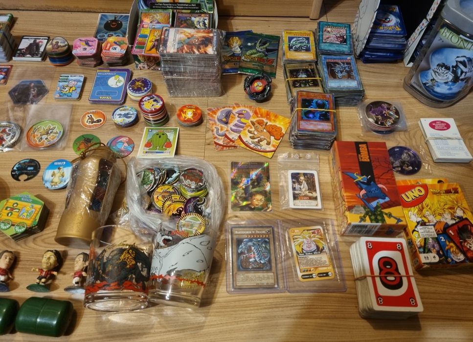 Karty tazo komiksy i inne pokemon piłkarze anime 7 zdjęć AKTU. 07.2025