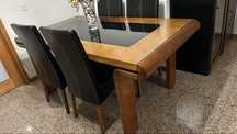 Vendo mesa sala de jantar com 4 cadeiras