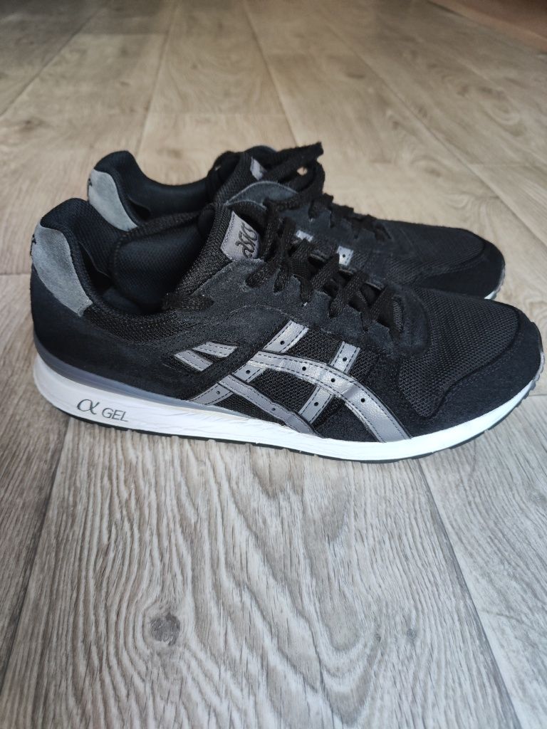 Продаються оригінальні чоловічі кросівки asics 43розмір