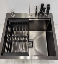 Врезная кухонная мойка черного цвета 50*50 см