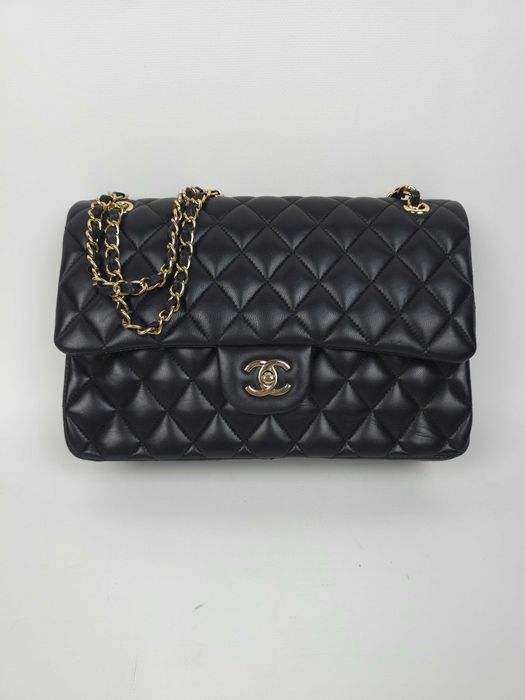 Czarna torebka pikowana • Chanel Classic Flap • złote okucia