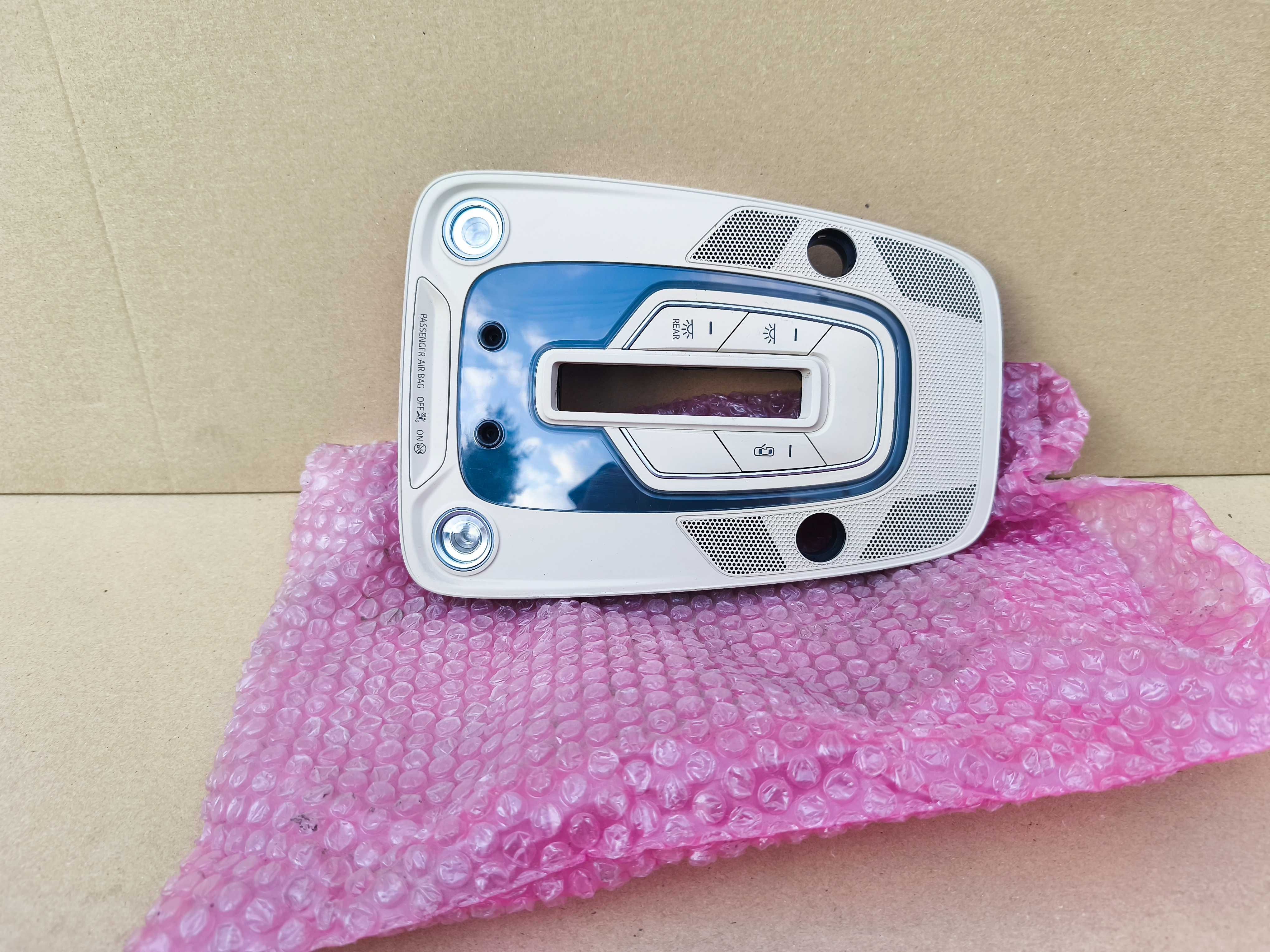Audi Q7 4M0 panel podsufitki oświetlenie kabiny światło 4M0.947.135AB
