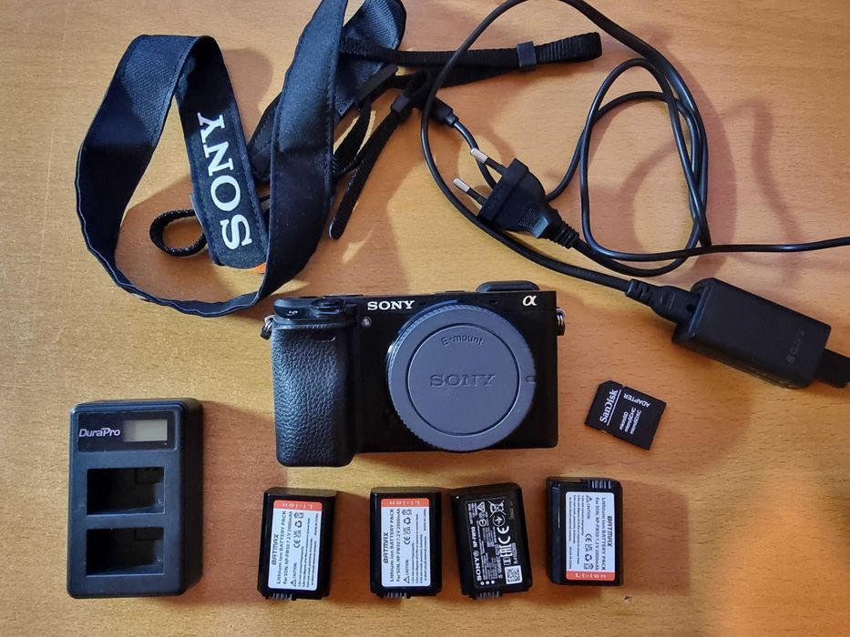 Sony A6300 – Stan bardzo dobry, 4 baterie, karta pamięci 64gb U3 sony,
