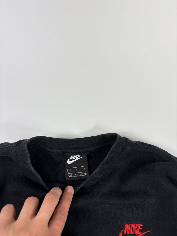 Czarna bluza bez kaptura Nike Klasyczna