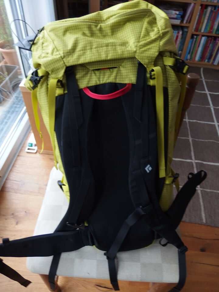 Топовый туристический рюкзак Black Diamond Fjällräven