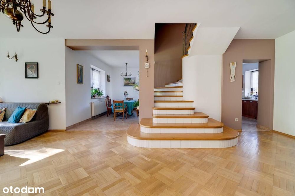 Wyjątkowy dom w Błoniu - przestrzeń, cisza, natura