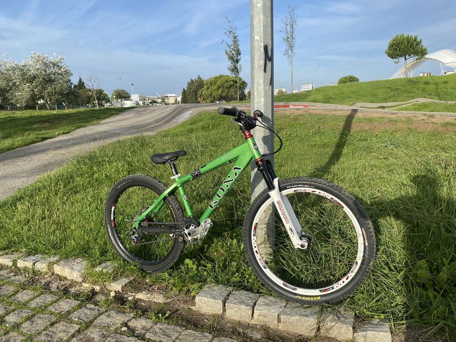 Bicicleta kona stuff dirt