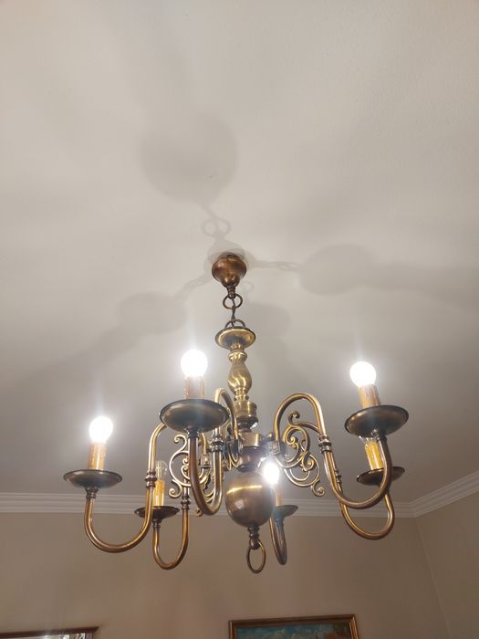 Candeeiro com 6 lâmpadas