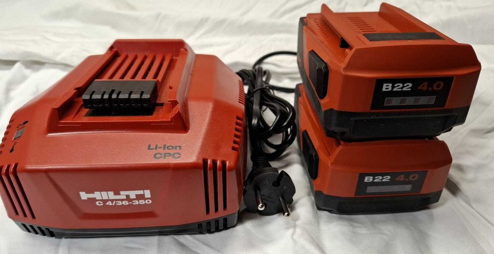 Zestaw Hilti, Ładowarka z akumulatorami