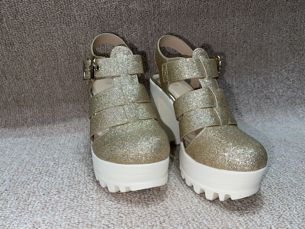 Sandalias de salto com brilhates senhora
