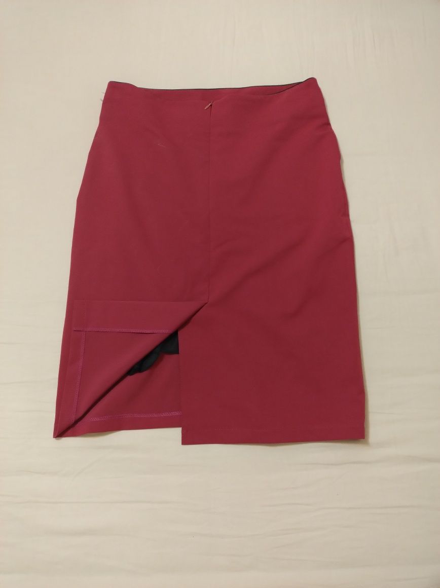 Nowa spódnica kolor burgundowy rozmiar 40