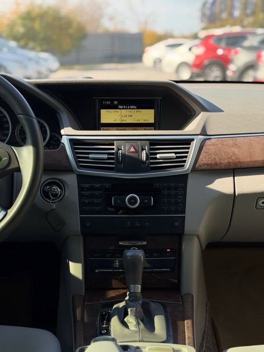 Мерседес 212 2011 1.8 Бензин