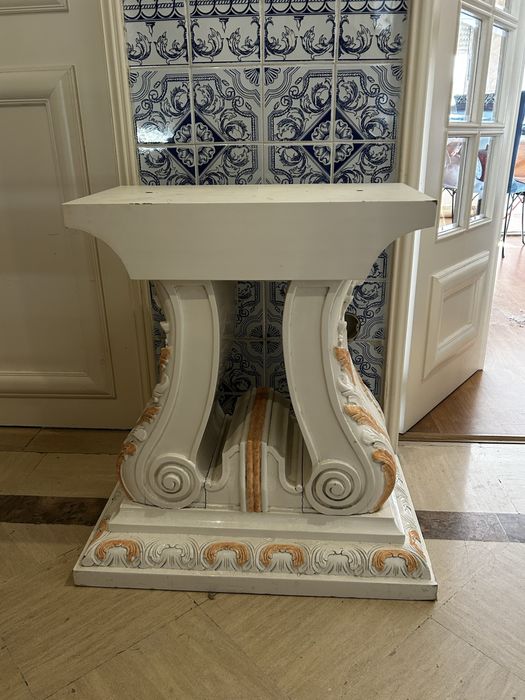 2 pés de mesa de madeira