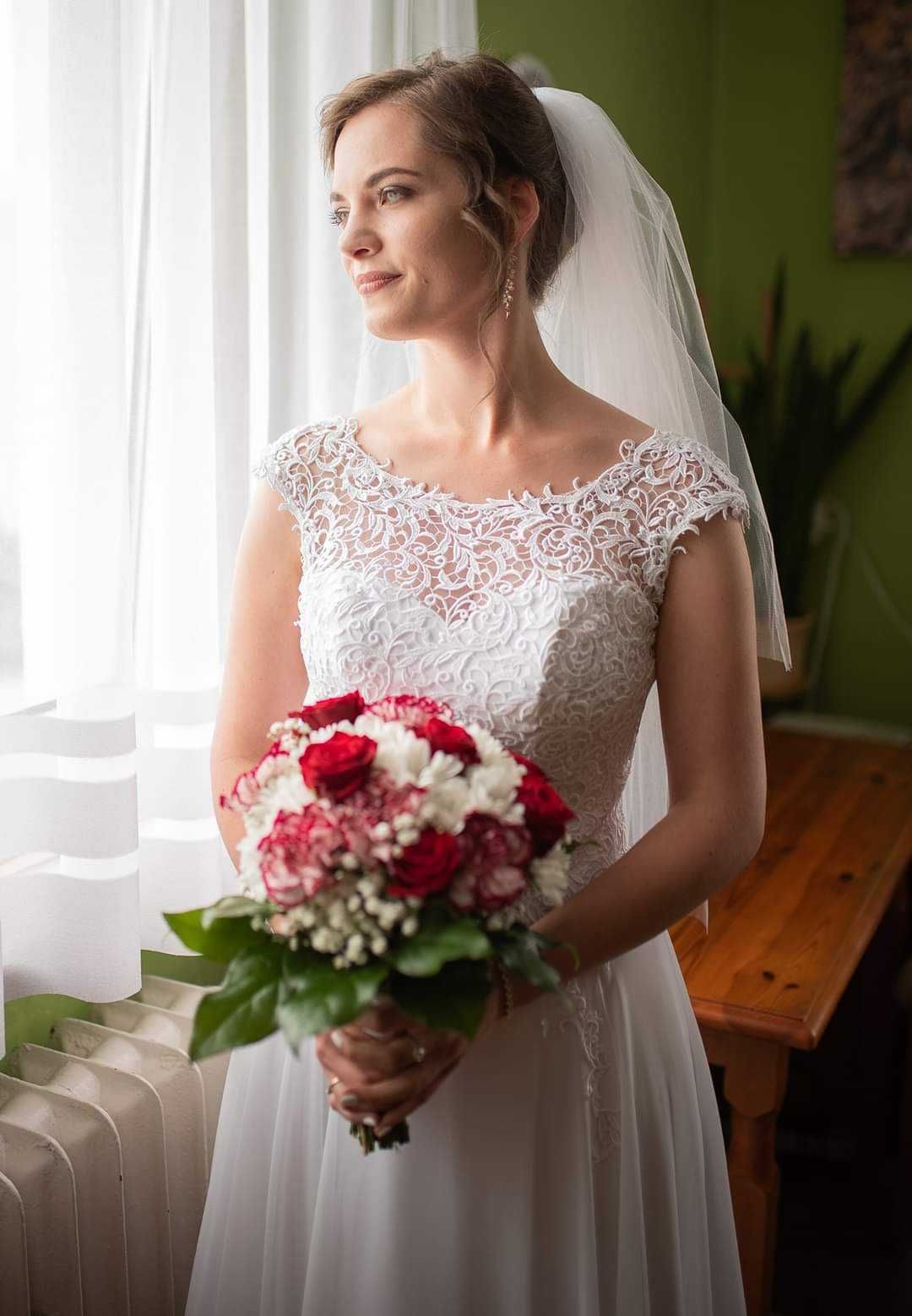 Muslinowa suknia ślubna