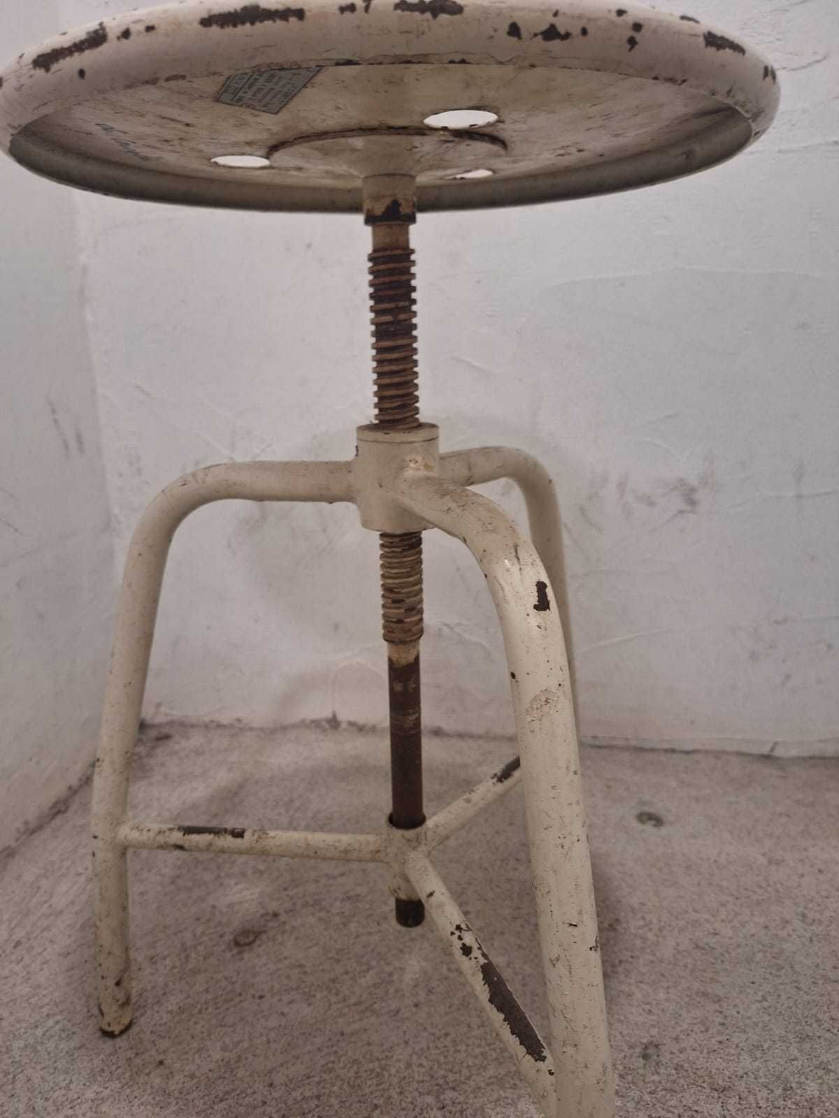 Taboret metalowy obrotowy