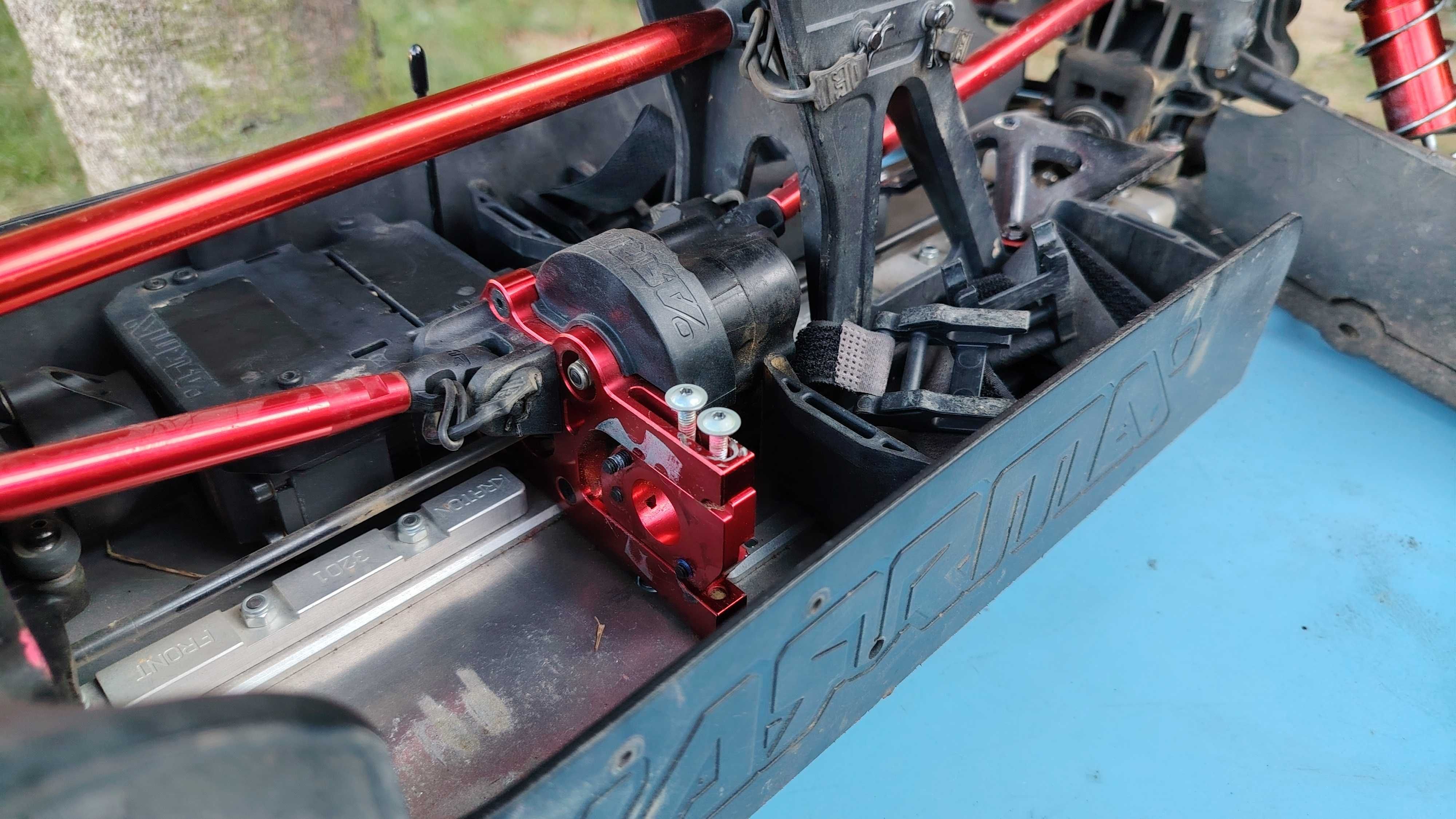 Arrma Kraton 8s podwozie, płyta M2C