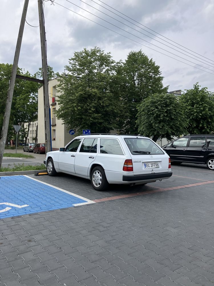 Mercedes S124 / W124 kombi 1993 rok benzyna automat 136 koni