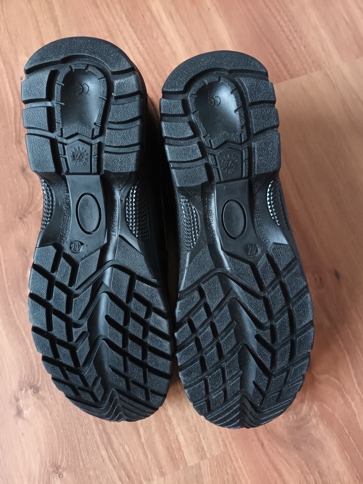 Buty robocze zimowe rozmiar 47.