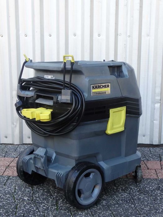 Odkurzacz Karcher NT 30/1 Tact Te * gniazdko elektronarzędzia