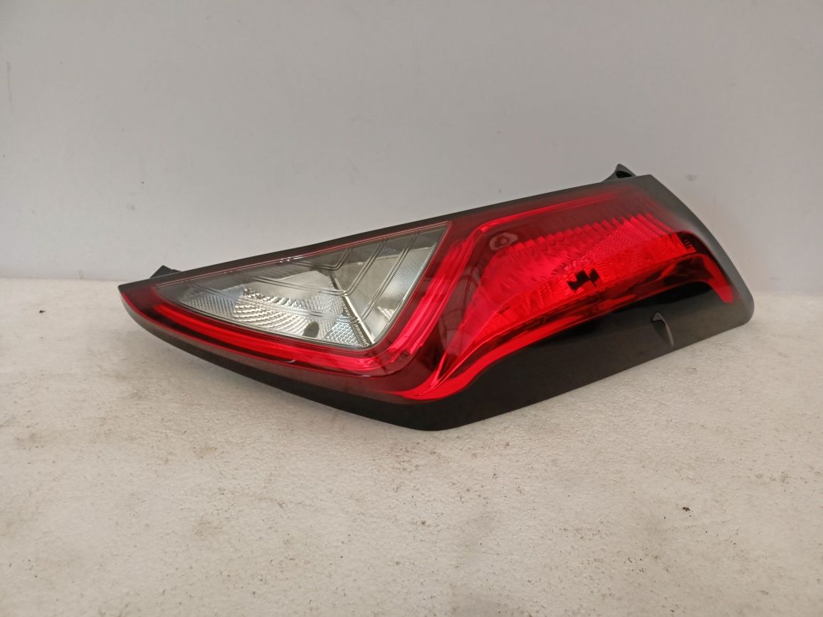 Toyota Aygo II 2 lift FL 18- lampa prawy tył prawa tylna