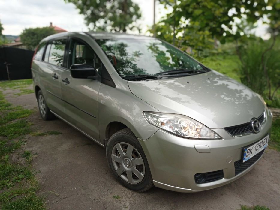 Автомобіль Mazda 5