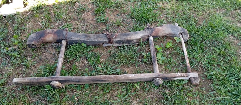 Продається старовинне гуцульське ярмо у Ворохті .