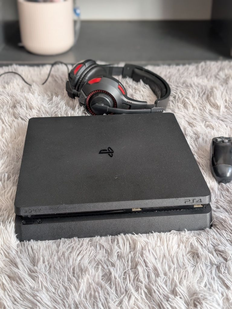 Ps4 Slim 1Tb - 2 comandos - Semi Novo
