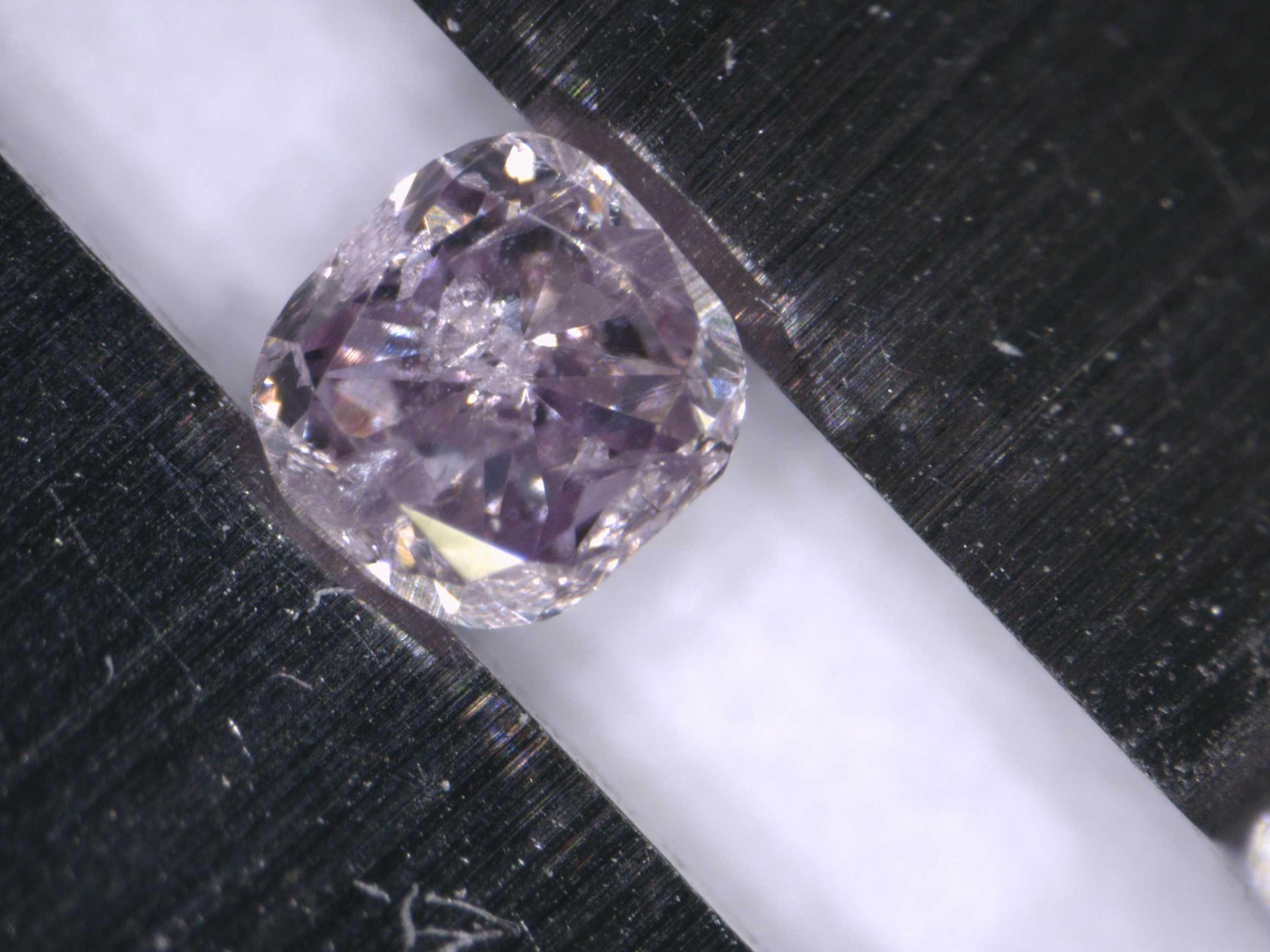 Naturalny Diament 0.04ct Różowy Cushion I2