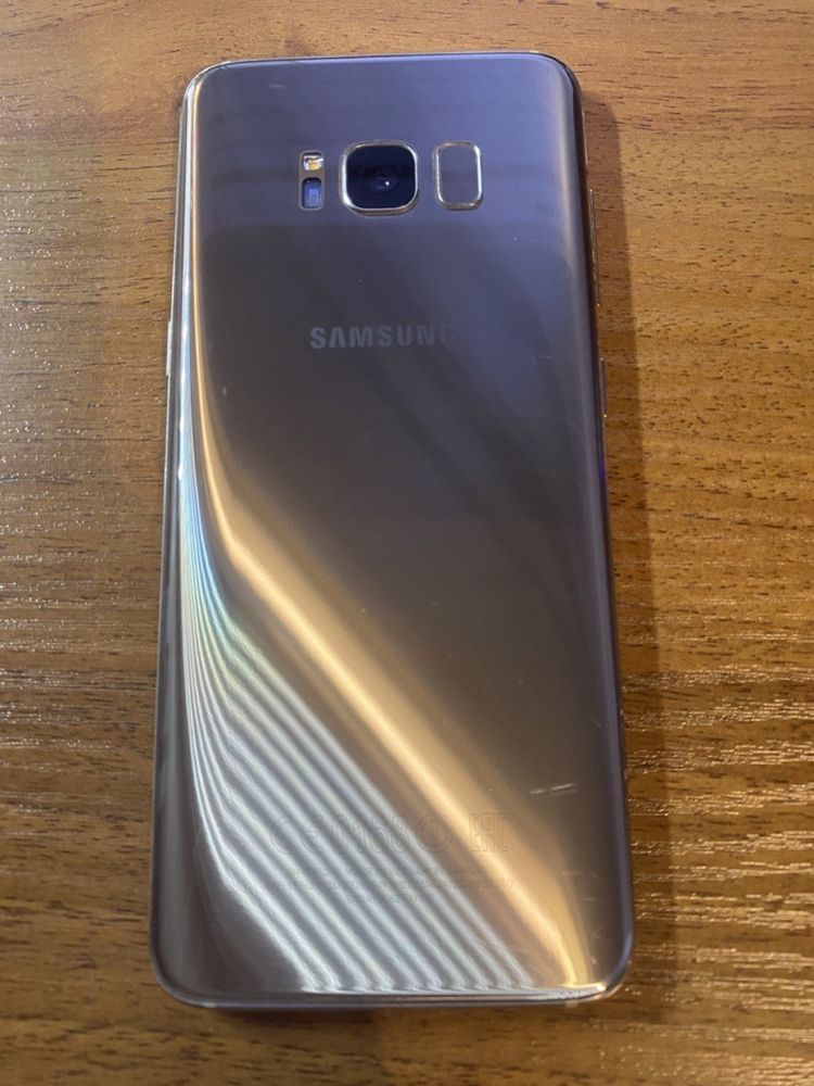 Samsung s8 полностью рабочий с треснутым стеклом.