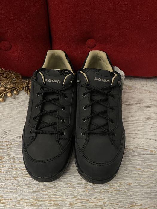 Lowa,оригінал,із натурального нубука,розмір 41 1/2,устілка 27