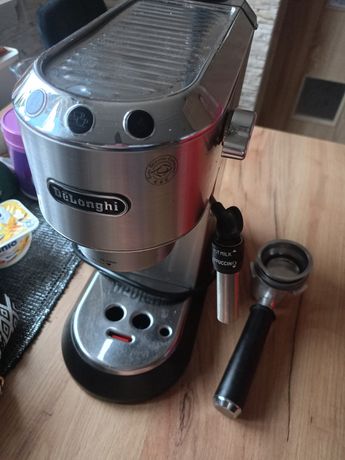 Ekspres DELONGHI Dedica Style EC685.W