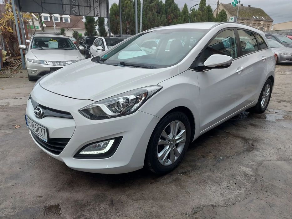 Hyundai I30 Serwis do2024r. Bezwypadkowy Zarejstr. w Polsce. Bogate Wyposażenie!