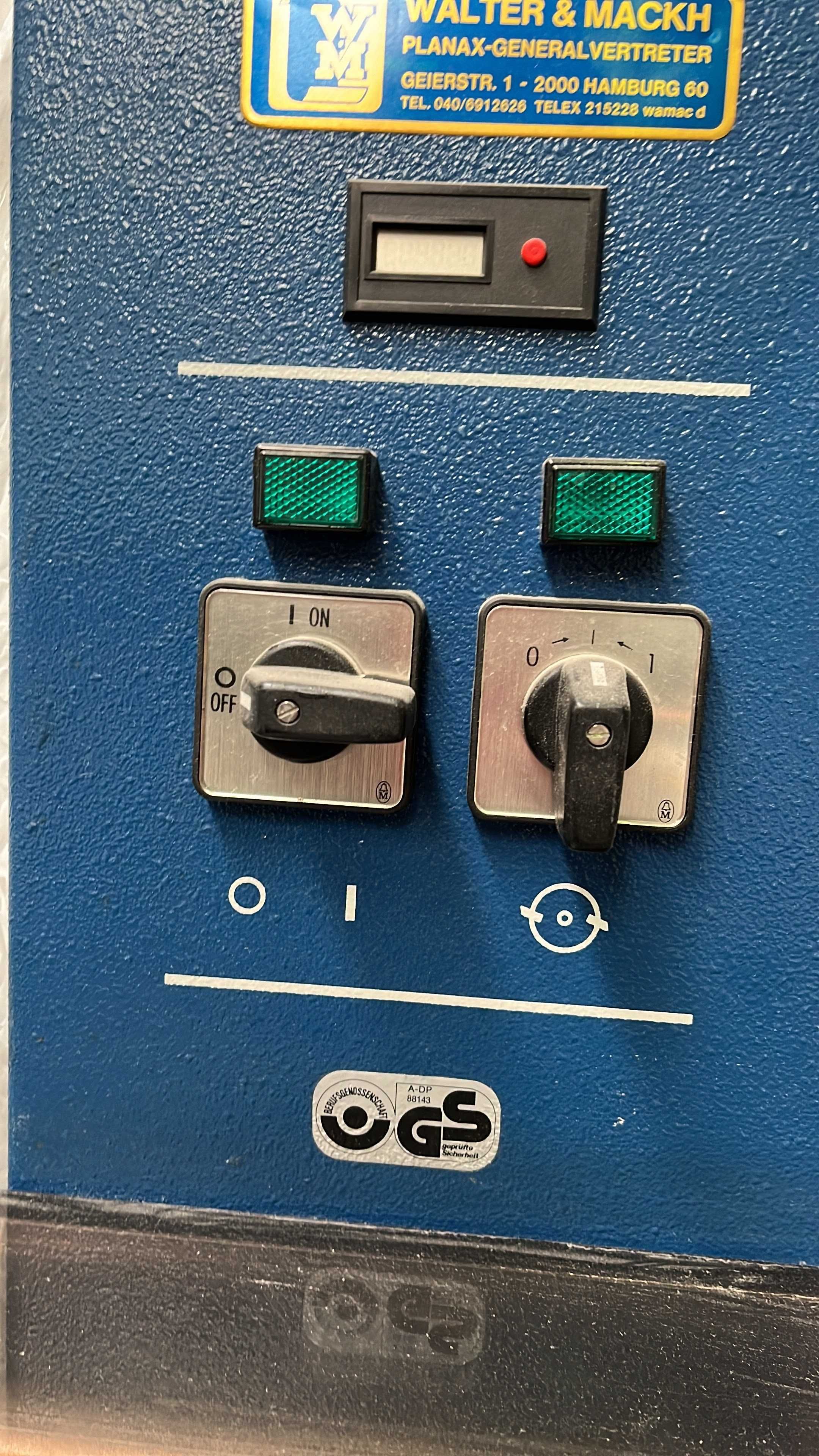 Máquina de bruxar cola a frio
