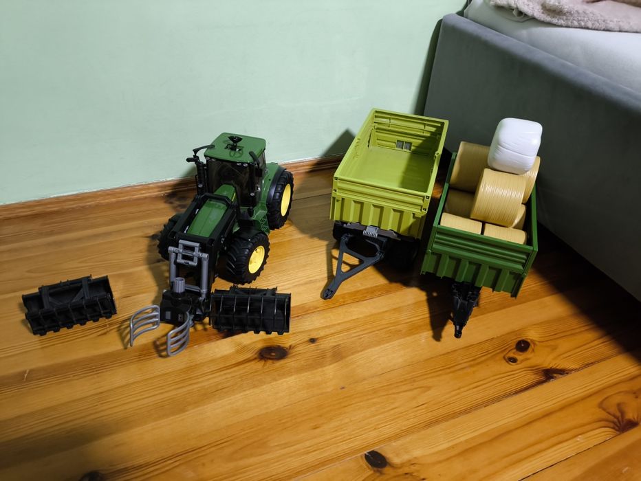 Traktor John Deere bruder