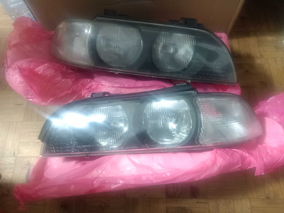 Vendo faróis BMW e39 negociável