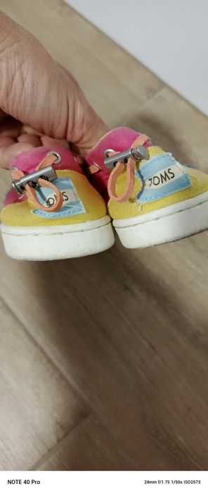 Tenisówki slip on Toms 33