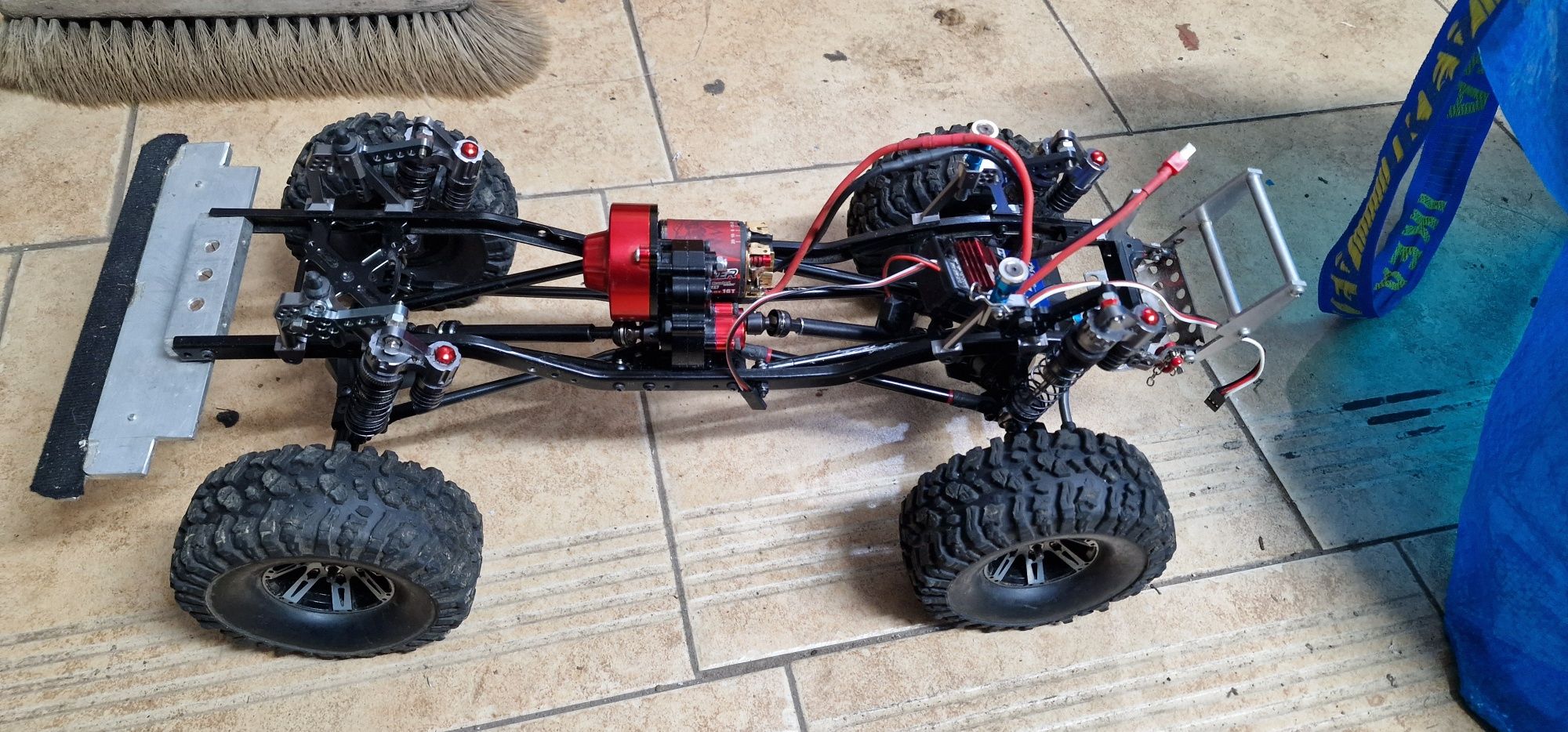 Model rc trial, crawler