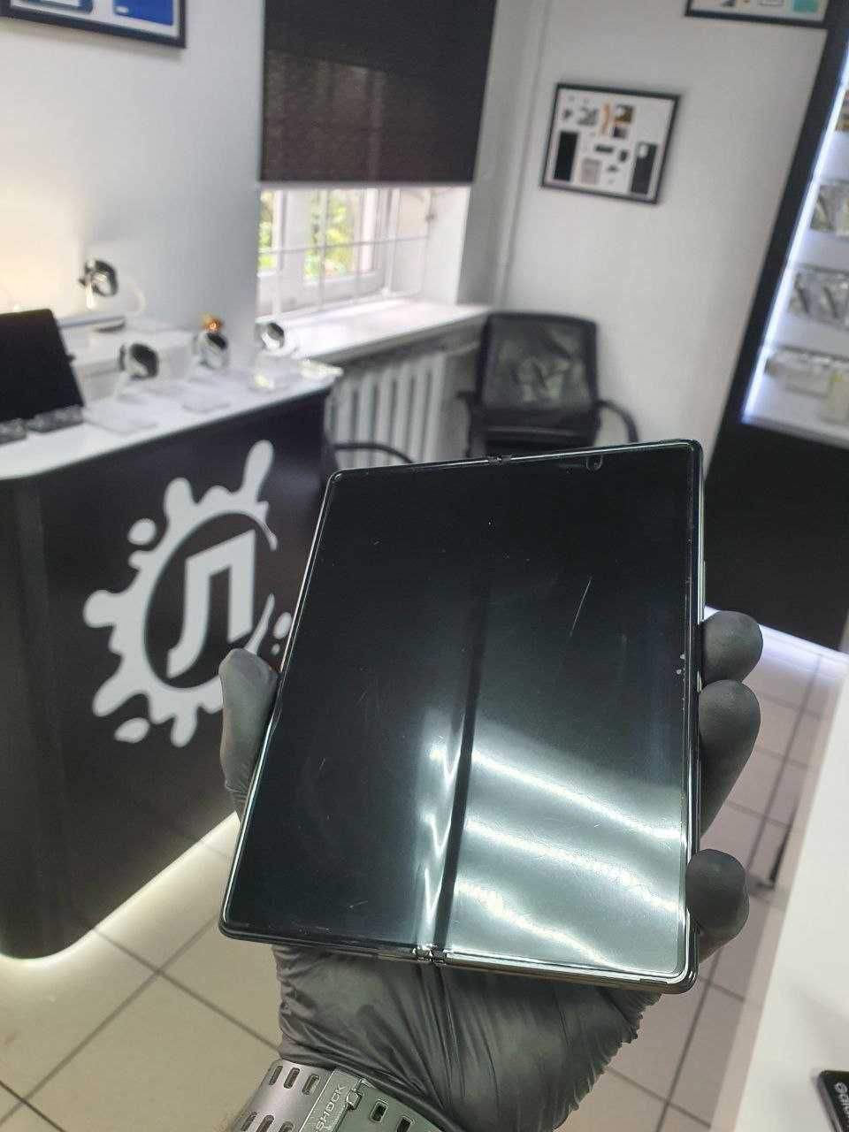 Samsung Fold 2 (F 916 b) 12/256 (деталі в описі)